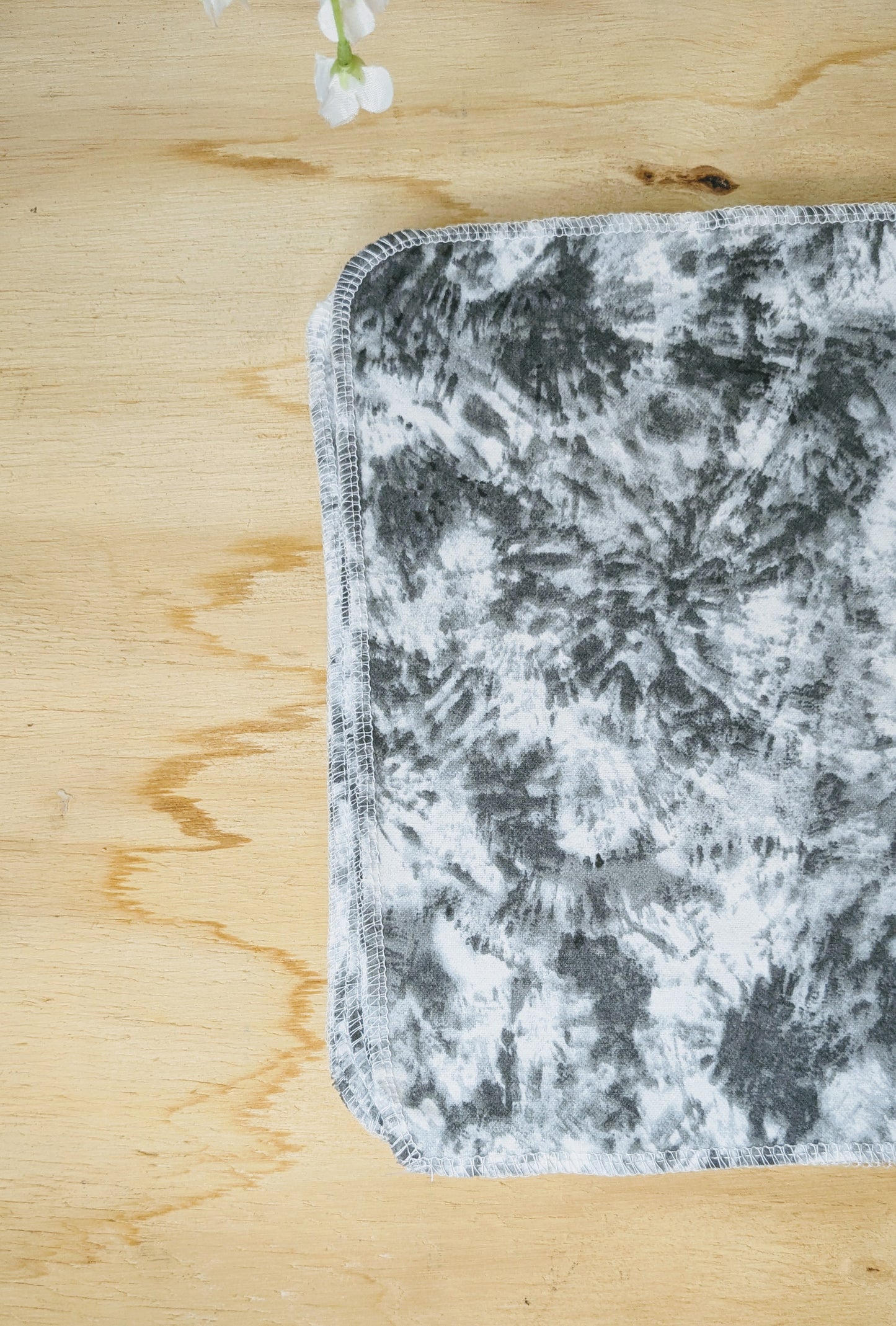 Black + White Tie-dye 12pk Paperless Towels
