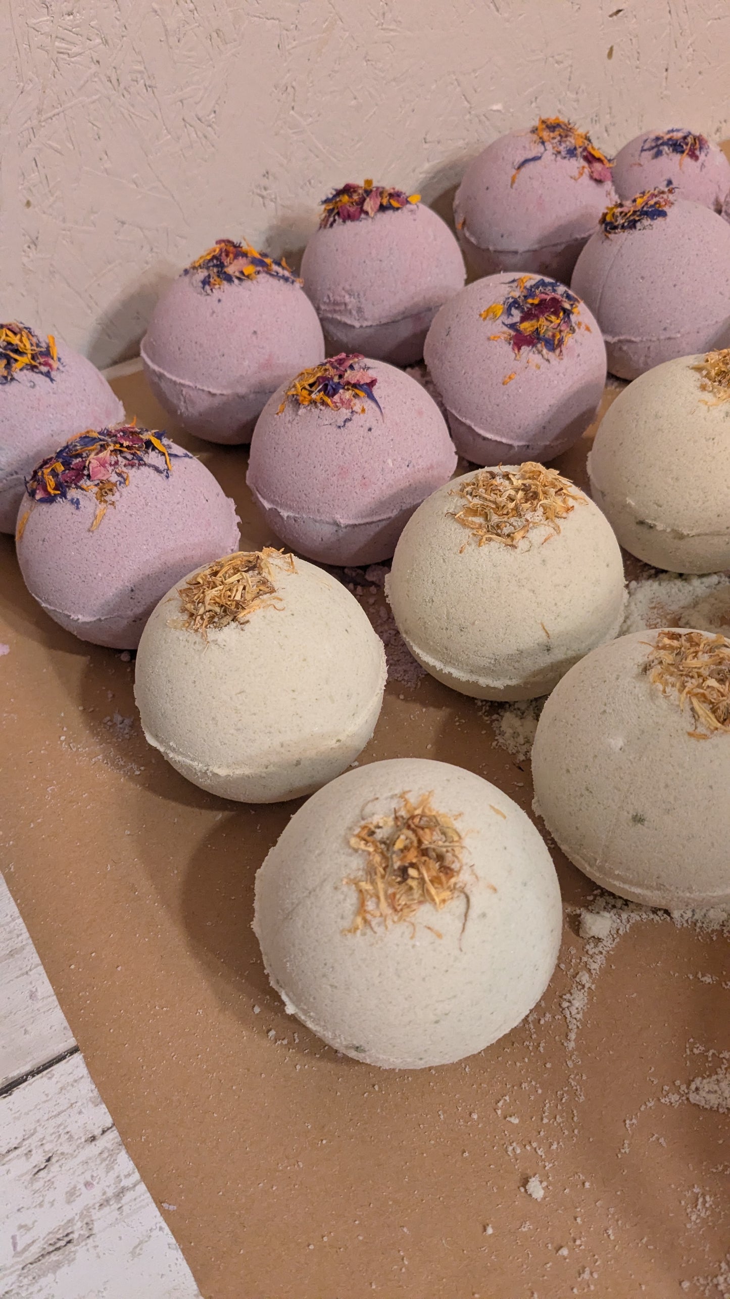 Bath Bomb - naturally colored