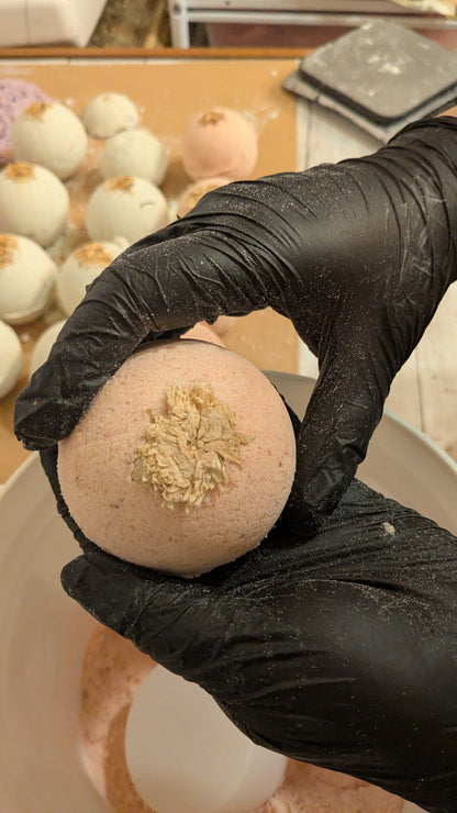 Bath Bomb - naturally colored